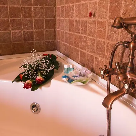 Borgo Antico Bed & Breakfast *